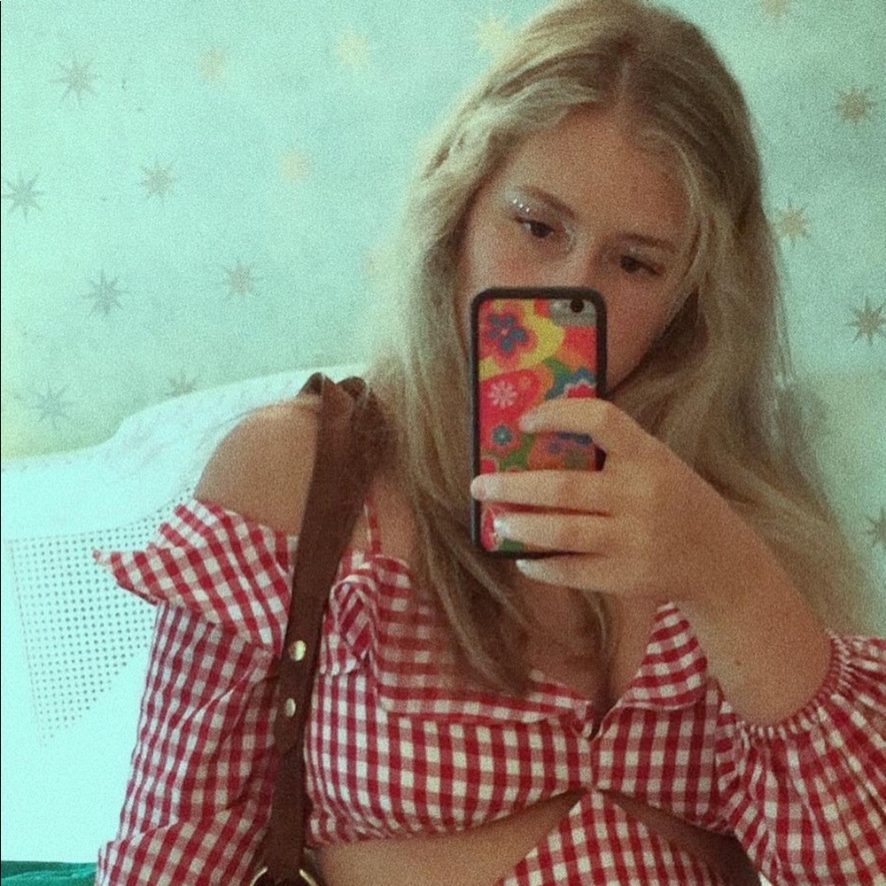 Meet your Posher, Lacey
